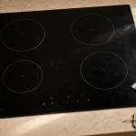 Nettoyage table induction : plaque vitrocéramique sans rayures