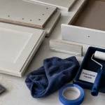 Repeindre meuble IKEA : ponçage fin et sous-couche avant peinture